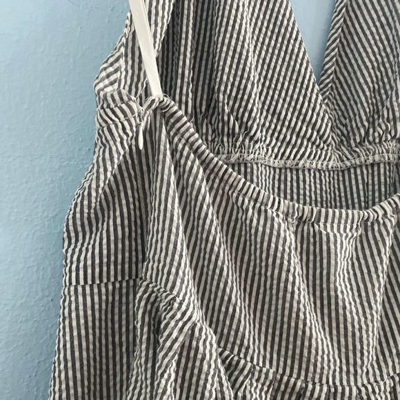 Halter Dress - Picture 5 of 9